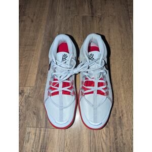 Nike Kyrie Flytrap 6 Photon Dust University Red Mens Size 9.5 Shoes DM1125-002